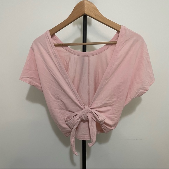 Lululemon It’s a tie Pink Tee Shirt Wrap Around Ribbon Tie Size 4 - Picture 7 of 13